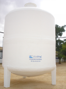 24,000 L cylindrical tank with legs